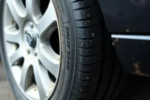 detalhe no pneu